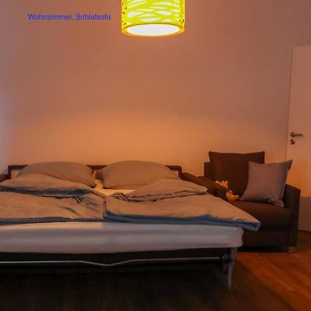 Freundliche Wohnung Mit Parkplatz Und Terrasse นอยบรันเดนบวร์ก ภายนอก รูปภาพ