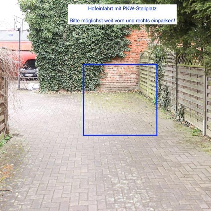 Freundliche Wohnung Mit Parkplatz Und Terrasse นอยบรันเดนบวร์ก ภายนอก รูปภาพ